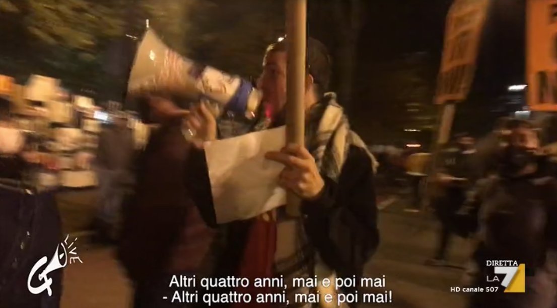 welikeduel's tweet photo. Con Stefania Sechi a Washington, davanti alla Casa Bianca nel giorno delle elezioni

#propagandalive https://t.co/knoUhs9dH5