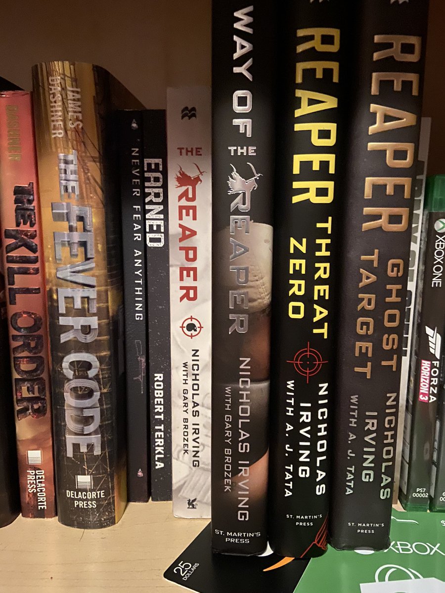 dylanbooth8711's tweet photo. @irving_nicholas @LunkersTV do u guys like the new additions to my book collection? https://t.co/QgTah6JiaE