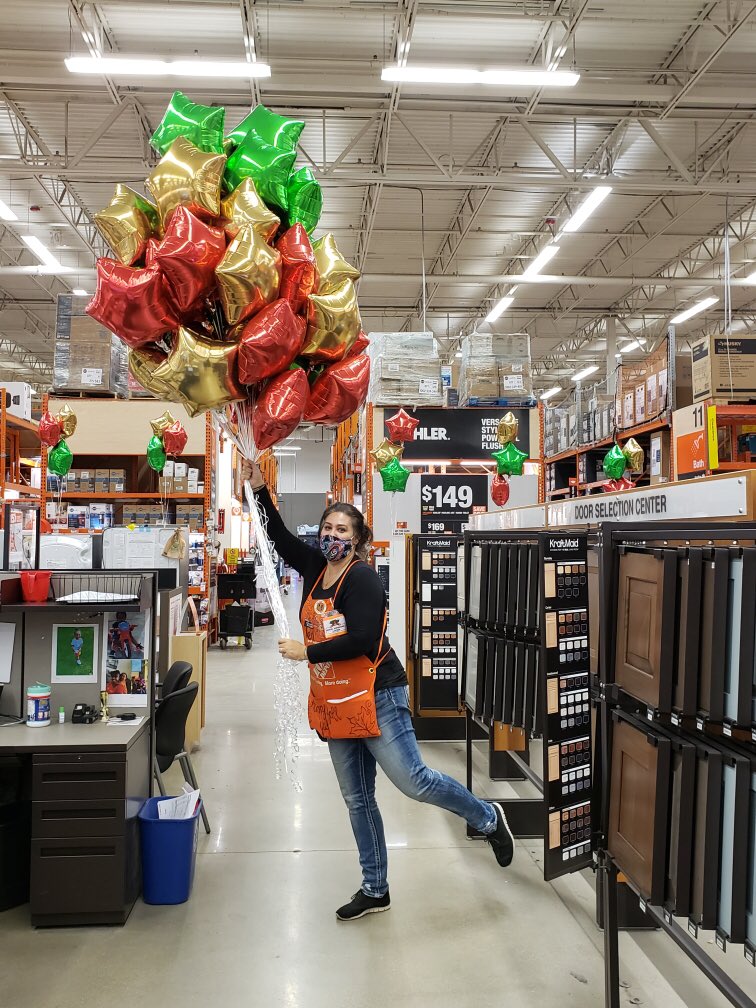 jenscibs's tweet photo. 2762 dialed in for Black Friday Savings! Proud of our MET/store partnership to execute this ad! #OneStoreOneTeam #Teamworkmakesthedreamwork #SavingsStartNow #staytuned @plymouthhd2762 @brandi_vorhoff @Erica_Hall18 @JulieGiattino @RoWilliams1 https://t.co/TZ3o3BwNaM