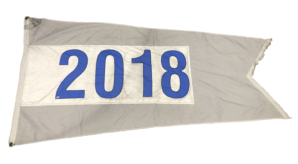 CubsAuthentics's tweet photo. Four-straight #Postseason appearances, three-straight NLCS appearances, two NL Central Division titles and one World Series Championship. The @Cubs have had to add a lot of flags recently.
#FlagsofWrigleyFieldAuction #WrigleyFieldCollection #CubsCharities https://t.co/l8kKylK7xb