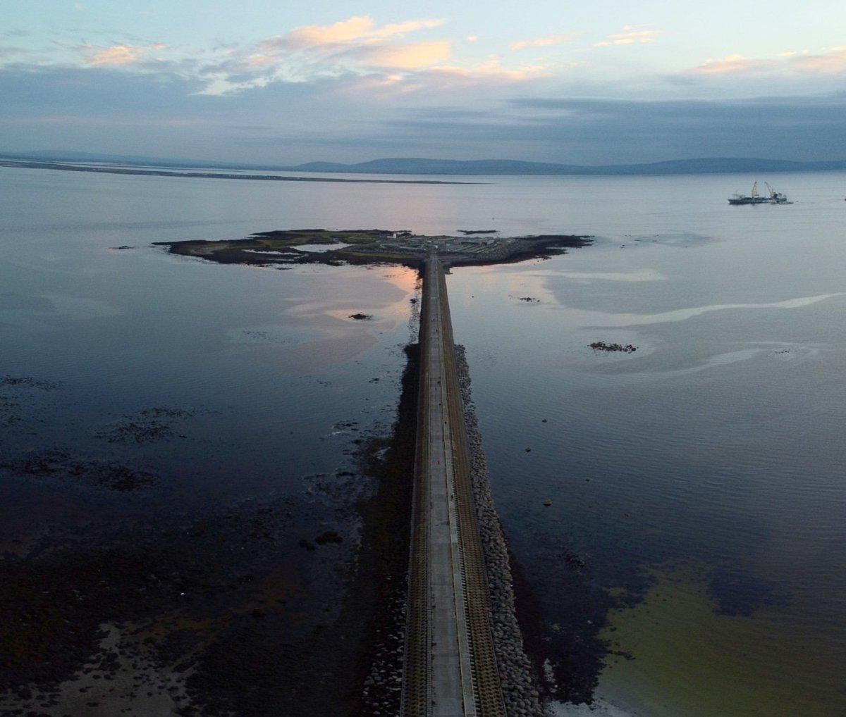GreenGraphPics's tweet photo. Saoirse na Farraige, Ireland's newest and largest domestic ferry being delivered to Galway from Hong Kong off the coast of Mutton Island today at sunset.
#galway #WildAtlanticWay @galwayad
@AranIslandFerry @galwaytweets @galwayad @Galwaybayfmnews @ThisIsGalway @visit_galway https://t.co/n6XEdQC9ar