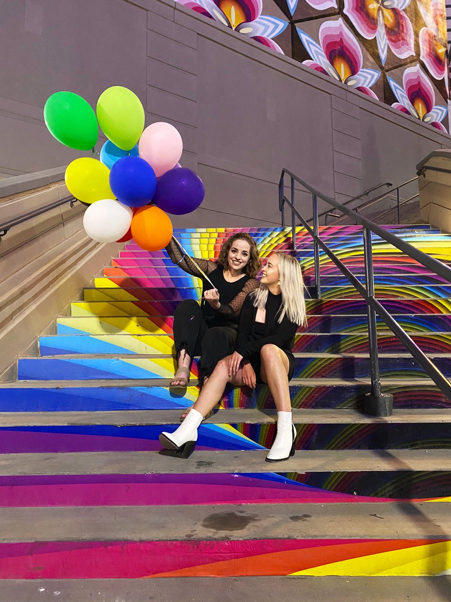 to demonstrate how twitter can bring strangers together - post a pic of you together with someone you’ve met through twitter - someone who’s enriched your world