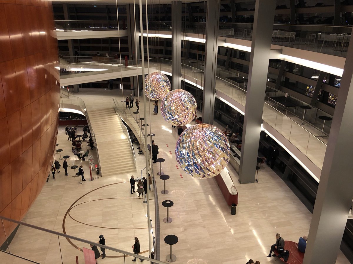 GPacyk's tweet image. Delicious #concert at #Operaen #DetKongeligeTeater tonight: #AaronCopland as hors d'oeuvre and #Beethoven’s 9th as delectable main course performed according to the #Danish Health Authority's guidelines: #choir singing from audience with #PhysicalDistancing #SaturdayEvening