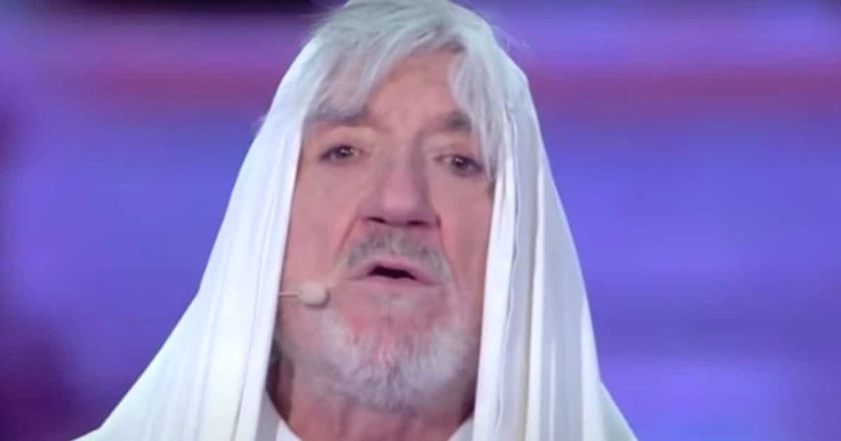 GLBianchini22's tweet photo. Pooro Toti pooro Toti pooro Toti... Toti s'era liqueso... ❤️ #propagandagigi #propagandalive #gigiproietti #vardipuntata @welikeduel @makkox https://t.co/69lyzdjuDe