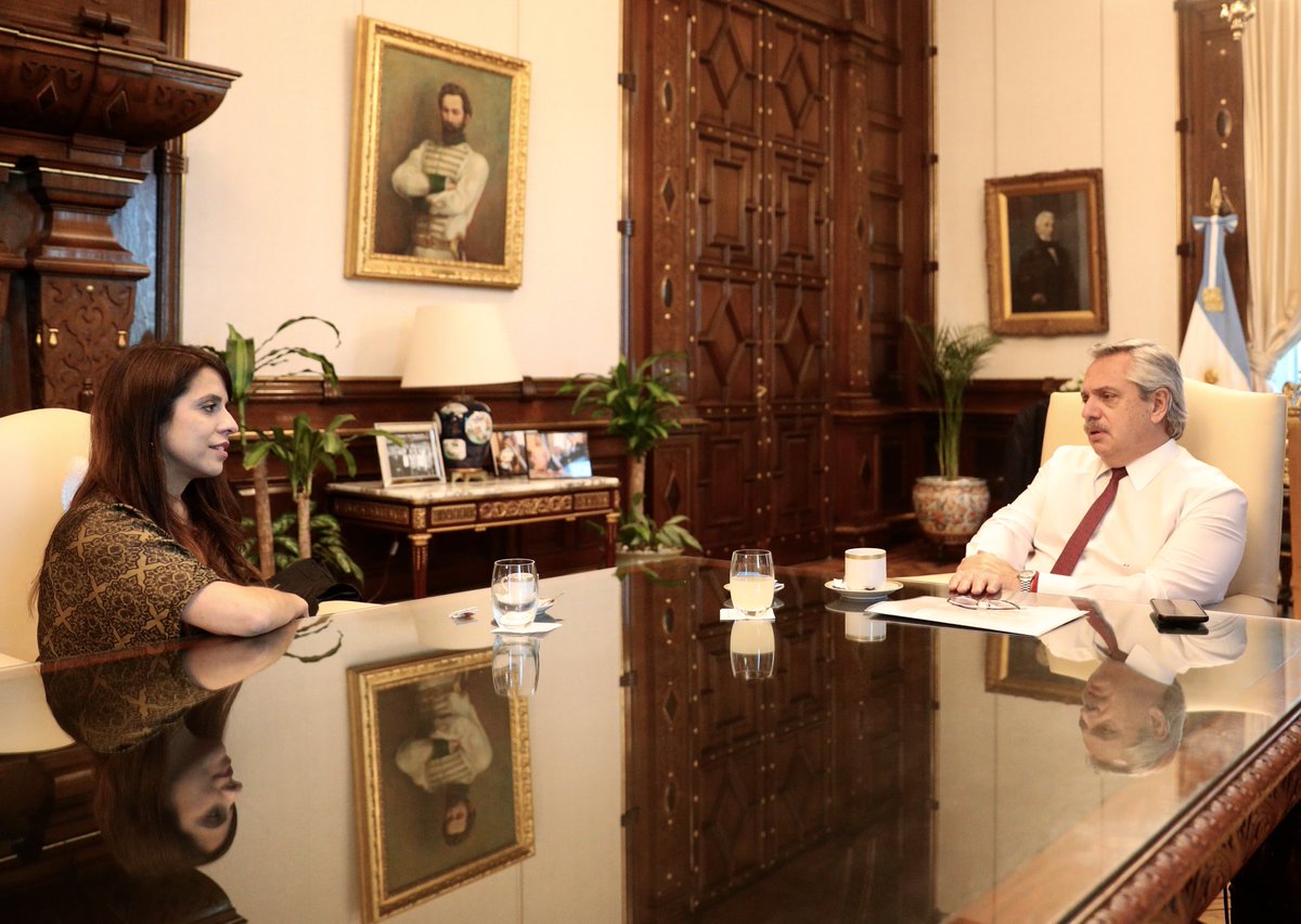 vikidonda's tweet photo. Nos reunimos con @alferdez en @CasaRosada.

Repasamos la situación del país 🇦🇷 en la lucha contra la pandemia, y la esperanza de la vacuna. También analizamos la gestión del @inadi y conversamos sobre el nuevo plan nacional antidiscriminación.

Gracias por tu compromiso, Alberto. https://t.co/fmOXehGbYM