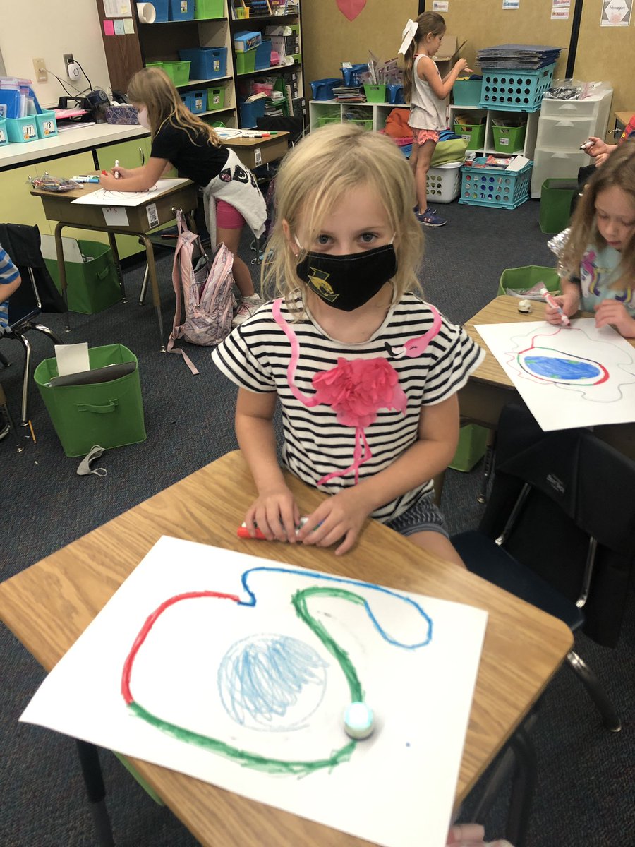 lekadegroot's tweet photo. We explored @Ozobot coding! Some even drew a picture of Earth to show the moon (Ozobot) orbiting around👍 can’t wait to integrate #coding more into our learning! #1stchat #k8cs #celebrateLPS @CitrusEdTech https://t.co/52TXrm167u