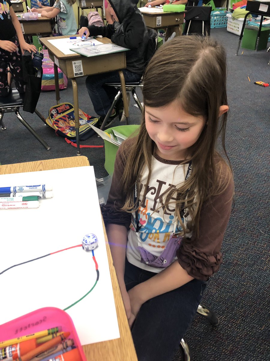 lekadegroot's tweet photo. We explored @Ozobot coding! Some even drew a picture of Earth to show the moon (Ozobot) orbiting around👍 can’t wait to integrate #coding more into our learning! #1stchat #k8cs #celebrateLPS @CitrusEdTech https://t.co/52TXrm167u