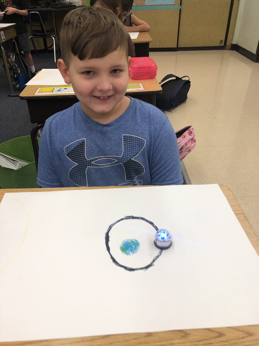 lekadegroot's tweet photo. We explored @Ozobot coding! Some even drew a picture of Earth to show the moon (Ozobot) orbiting around👍 can’t wait to integrate #coding more into our learning! #1stchat #k8cs #celebrateLPS @CitrusEdTech https://t.co/52TXrm167u