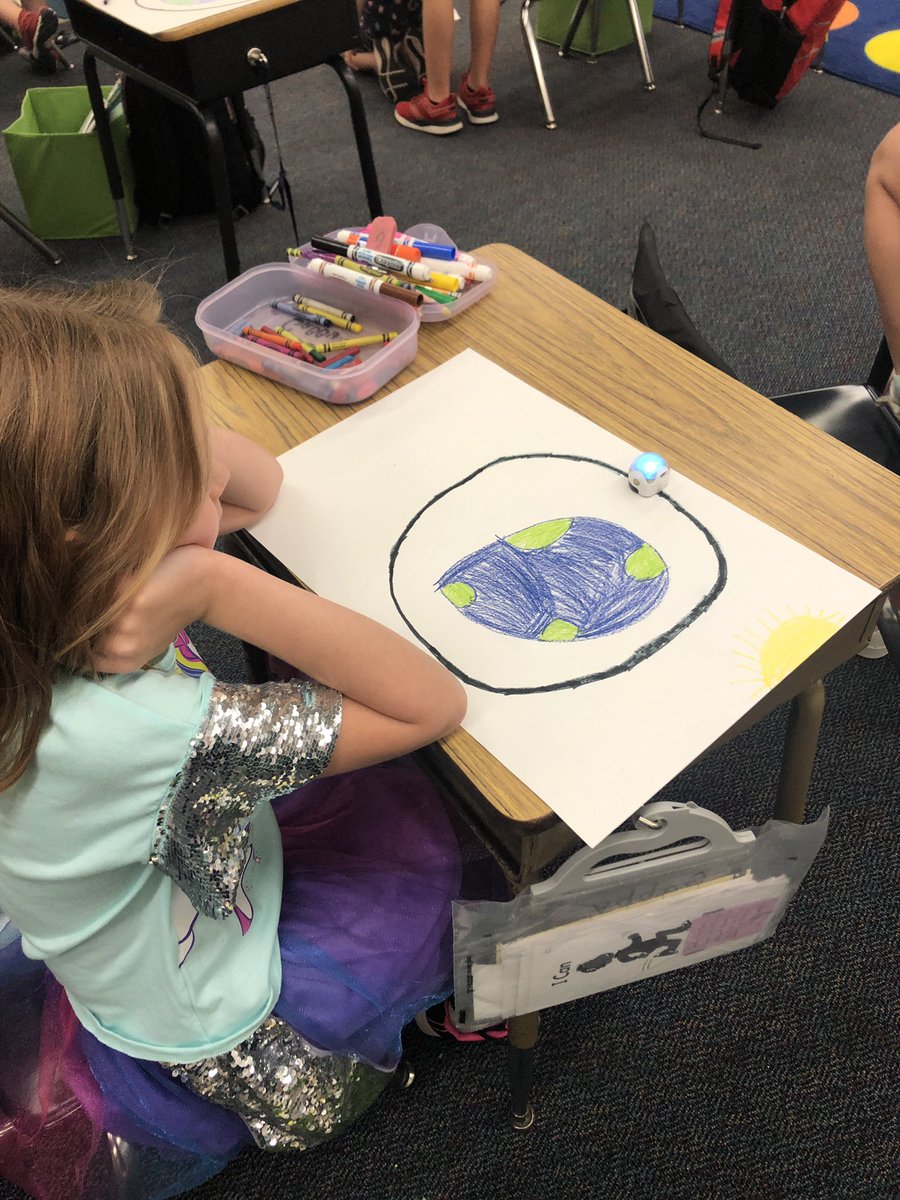 lekadegroot's tweet photo. We explored @Ozobot coding! Some even drew a picture of Earth to show the moon (Ozobot) orbiting around👍 can’t wait to integrate #coding more into our learning! #1stchat #k8cs #celebrateLPS @CitrusEdTech https://t.co/52TXrm167u