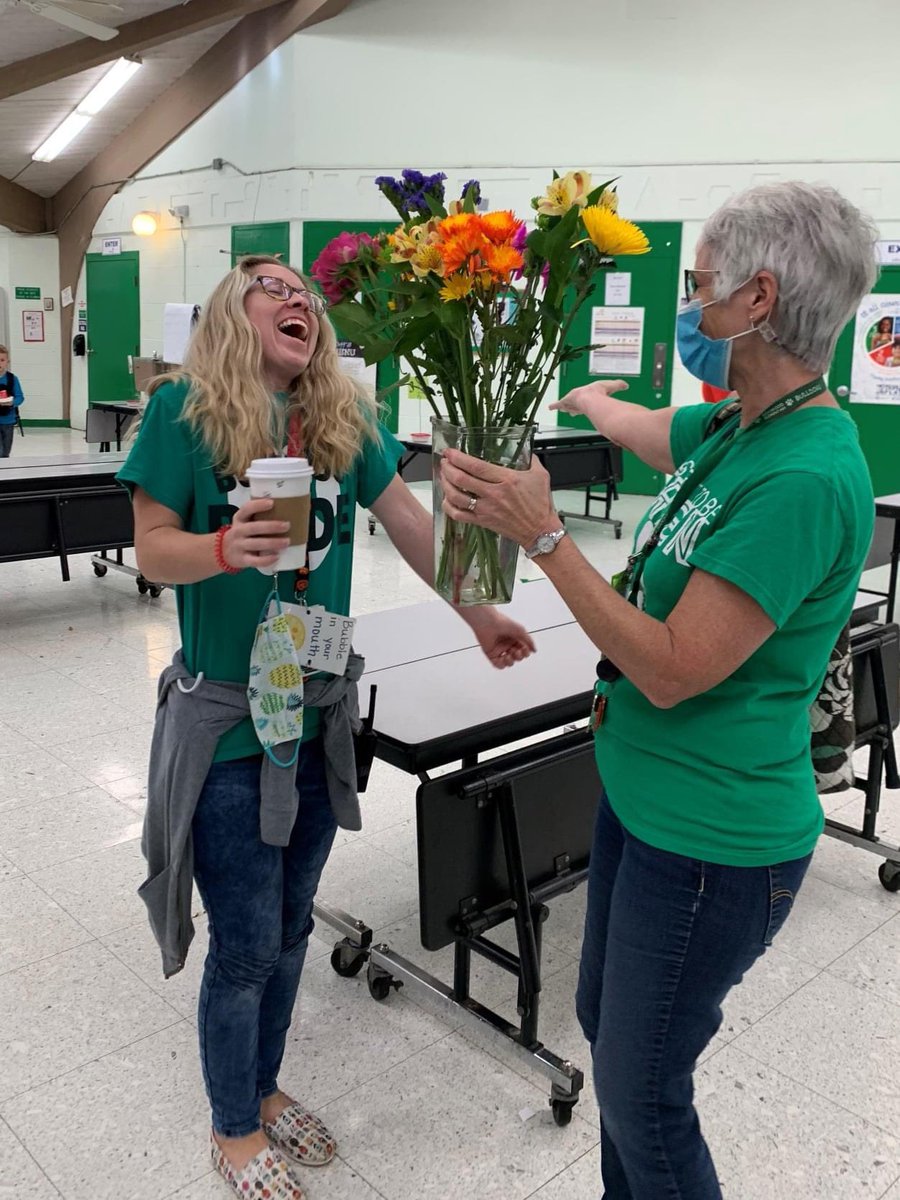 KESBulldogs's tweet photo. Congratulations to Kenwood's Teacher of the Year, Mrs. Amy Dooley!  Mrs. Dooley is an Exceptional Student Education (ESE) teacher who works with students with Autism.  We are proud of you, Mrs. Dooley! 💚🐾👏 @OCSD1 https://t.co/Y1hCv7H3xq