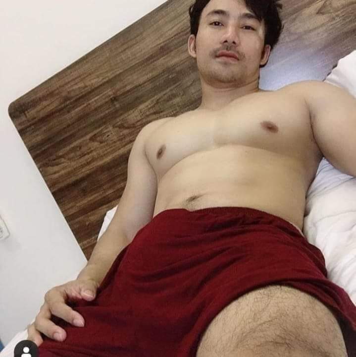 NOnukf's tweet photo. ចង់ចុយខ្លាំងណាស់។គ្មានអ្នកណាស្មោះចិត្តឲ្យជួយអត់ https://t.co/EZZizKUulz