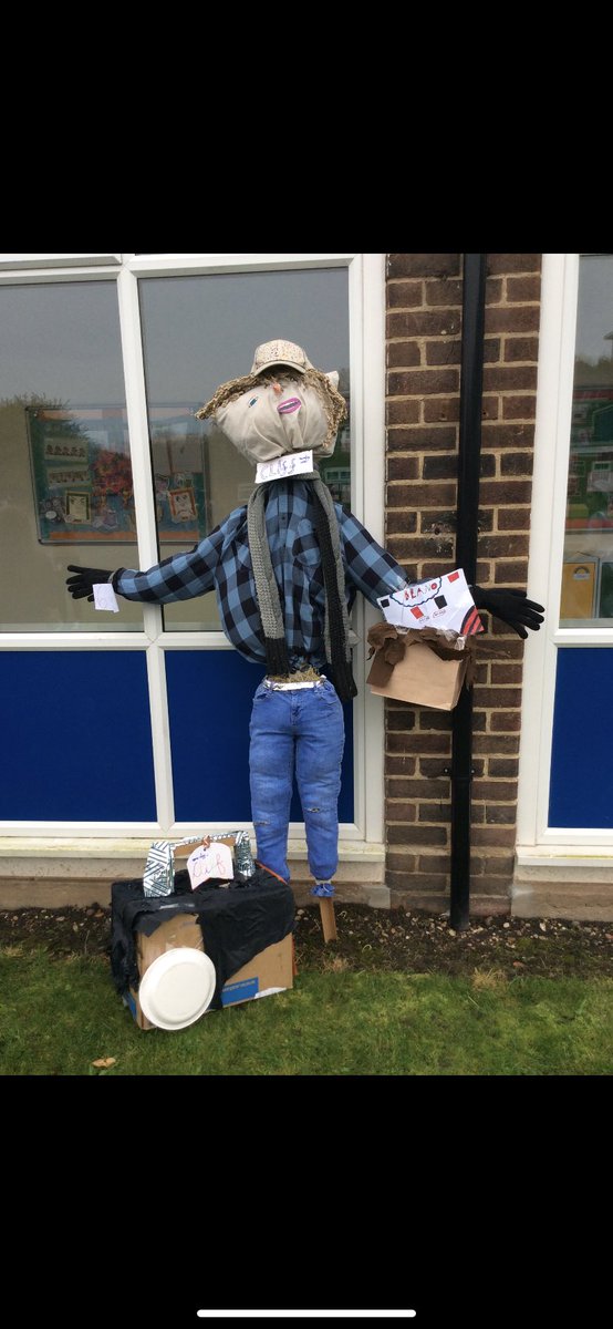 MissThorpeSHP's tweet photo. My class created a scarecrow before half term based on Cliff from Letters from the Lighthouse📚👏🏻 https://t.co/w6MverMp7J