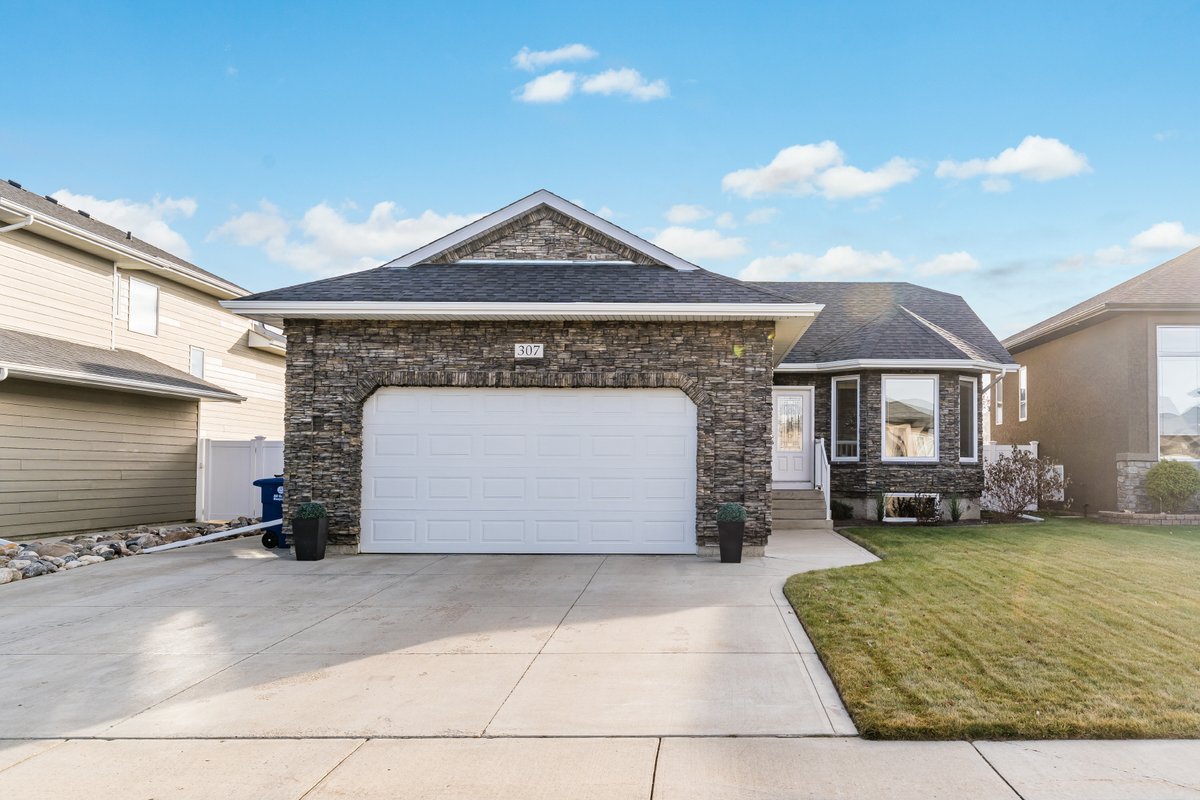 RealtorYXE's tweet photo. Bungalow backing park in Warman for sale! https://t.co/dHfwAxn8lL #yxe #warman #saskatoon #warmanrealestate #warmanhomes #warmansk https://t.co/rgKGhQWC0C