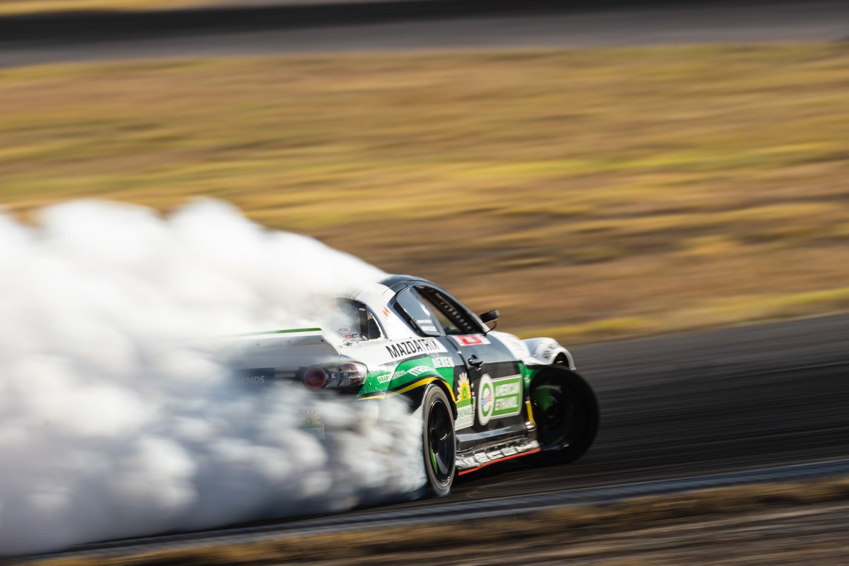 FormulaDrift's tweet photo. Soaring Clouds ☁️
@kylemohan | @NexenTireUSA
#FormulaDRIFT #FormulaD #FDTX https://t.co/JTWb4mLNXY