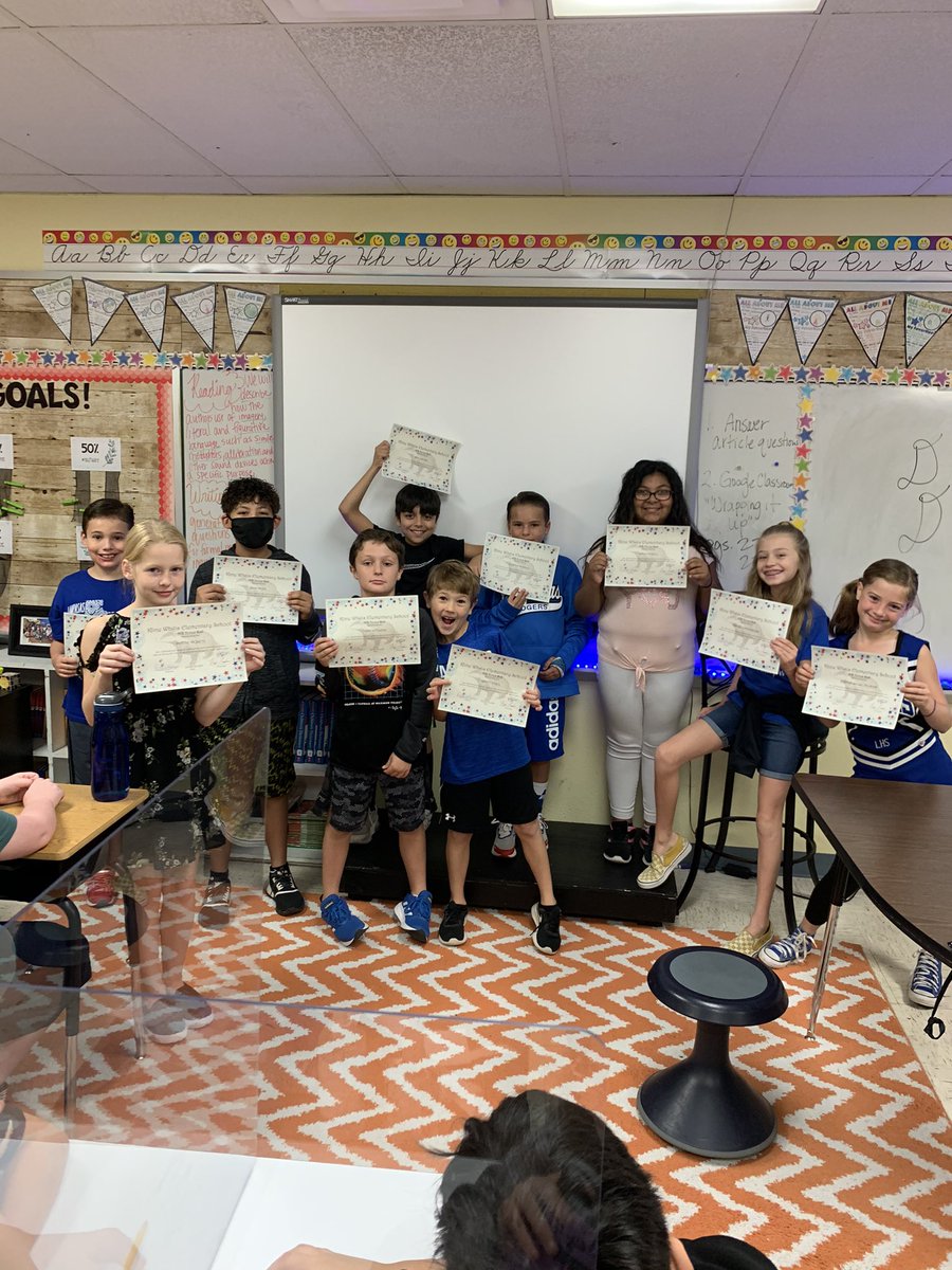 kgraham3rd's tweet photo. We loved celebrating these students and all their hard work! Look at those smiles ❤️ #MaximizeTodayKWE https://t.co/pQxfpYUeSW