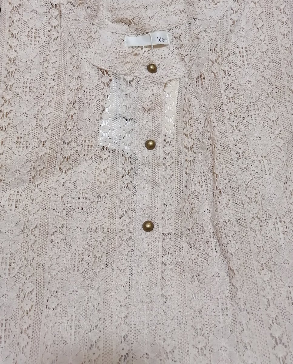 q5si7FcKJRBmf31's tweet photo. idem 2020 A/W report #3
idem(@idem__official)さんのお洋服レポート。
次は Lace Long Onepieceについてです。
一枚で着ても、デニムやビスチェとレイヤードでも可愛い❣合わせ方によって印象が変わる着回しが楽しいワンピースです👗
レースに対する概念変わりました。
#idem_report
#村田倫子 https://t.co/AwEBSOUGEo