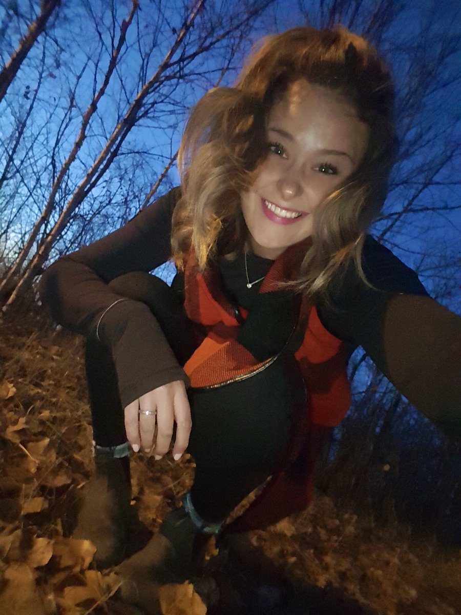 HeyItsMeMissJT's tweet photo. Finally ditched the migraine that’s been plaguing me since Wednesday. #Grateful So, it’s time for a hike! #RadInPlaid #EveningAdventures #FridayFun #WildLittleWanderer #NovemberNarrative #ObsessedWithMyLife ✨🍂🥾🍁🌃💜 https://t.co/KhlIMoiMtB