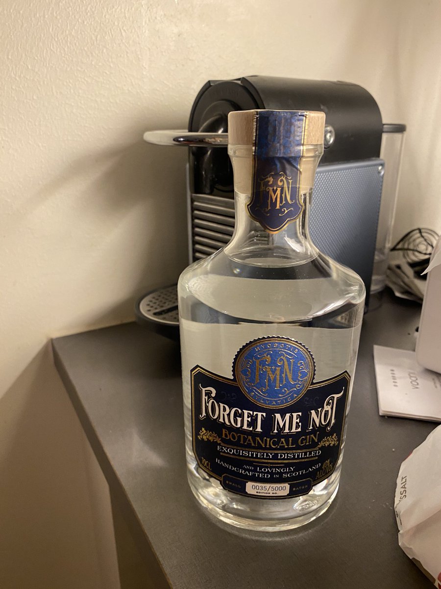 Maddemoms's tweet photo. When the gin arrives, just in time for my 35th birthday today  🙌 just tasted it and it’s really good @caitrionambalfe #ForgetMeNotGin https://t.co/c6RfA6wdwU