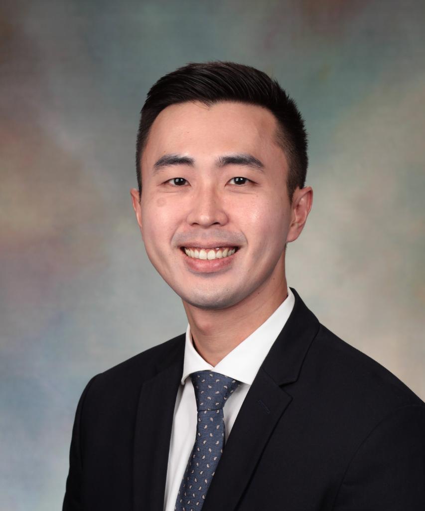 MayoRadiologyAZ's tweet photo. For this week's #FridayFeaturing, we meet Min Kong, MD (R2). He grew up in Korea and California. He receieved his MD from USF in Tampa. Outside work, he loves traveling, hiking, exploring local restaurants, and spending time with his family/friends. More: https://t.co/9ojyXwGePi https://t.co/j53ZKxE7dT