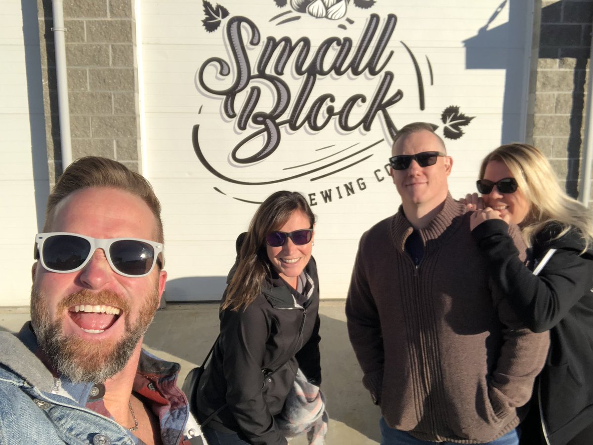 craftbrewjester's tweet photo. Weekend fun starts now and it starts at #smallblockbrewing πΊ #beer #craftbeer #smallblock #duncan #brews #vacay #staycay https://t.co/69R2fA3Vay
