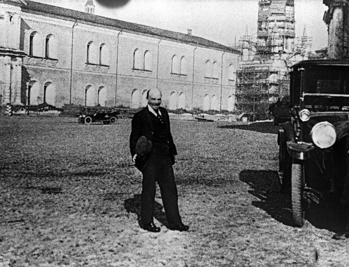 Sputnik 日本 Pa Twitter 1917年11月7日 旧暦10月25日 ロシアで十月革命が起こりました レーニン率いる左翼の多数派 ボリシェヴィキ が首都ペトログラード 現サンクトペテルブルグ にて武装蜂起 ケレンスキー臨時政府を制圧し 世界最初の社会主義国 Sputnik 日本 Pa Twitter 1917年11月7日 旧暦10月25日 ロシアで十月革命が起こりました レーニン率いる左翼の多数派 ボリシェヴィキ が首都ペトログラード 現サンクトペテルブルグ にて武装蜂起 ケレンスキー臨時政府を制圧し 世界最初の社会主義国