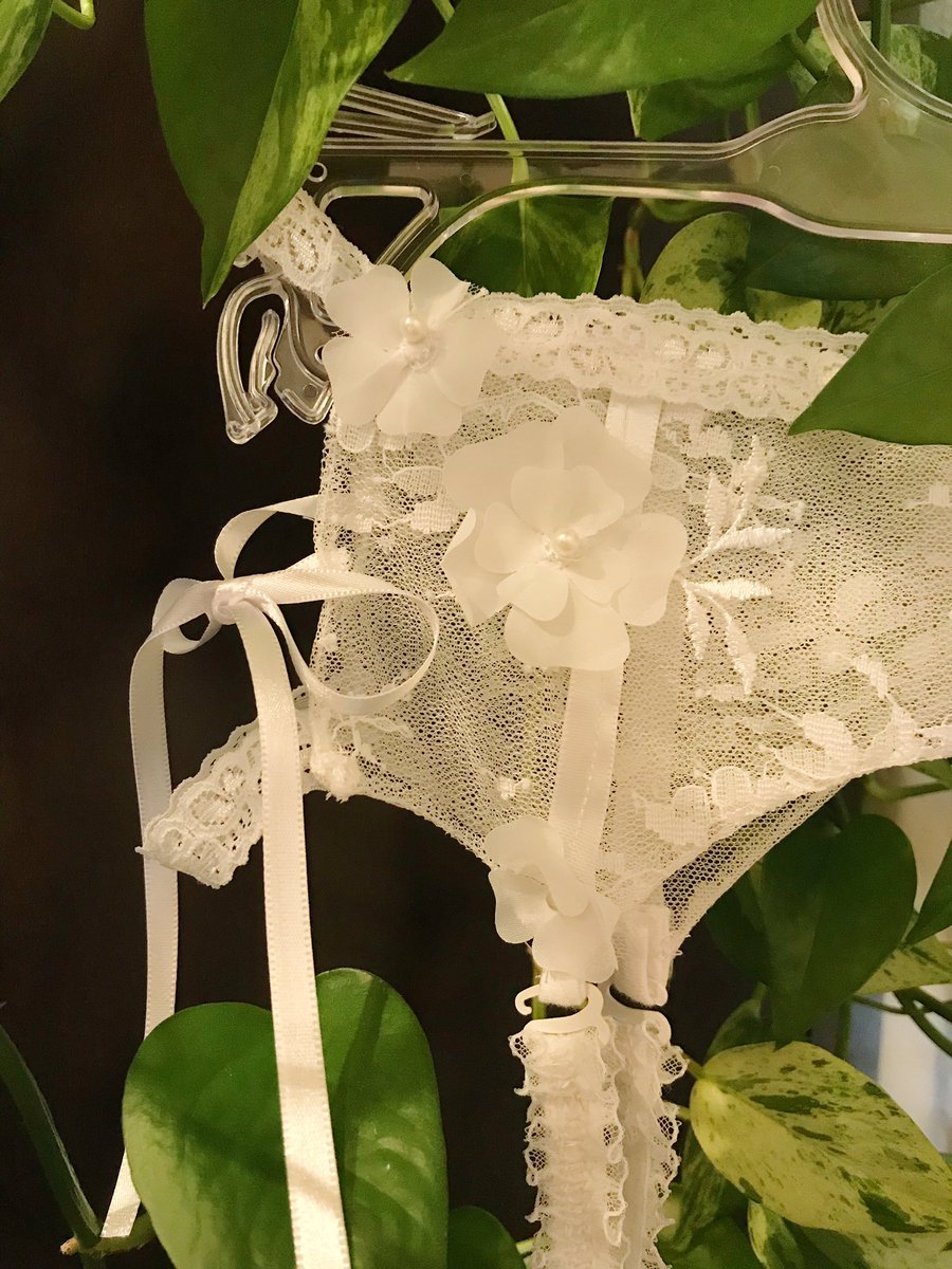 anarchyabigail's tweet photo. angel energy with this new garter belt design 👼🏼 she is lace and floral and goes perfectly with the ofelia bralette! the angelina is available online now for $30! i am so proud of my detailing w this one and can’t wait for u angels to enjoy her🕊rt to share my work :) https://t.co/5gjEePfnv9