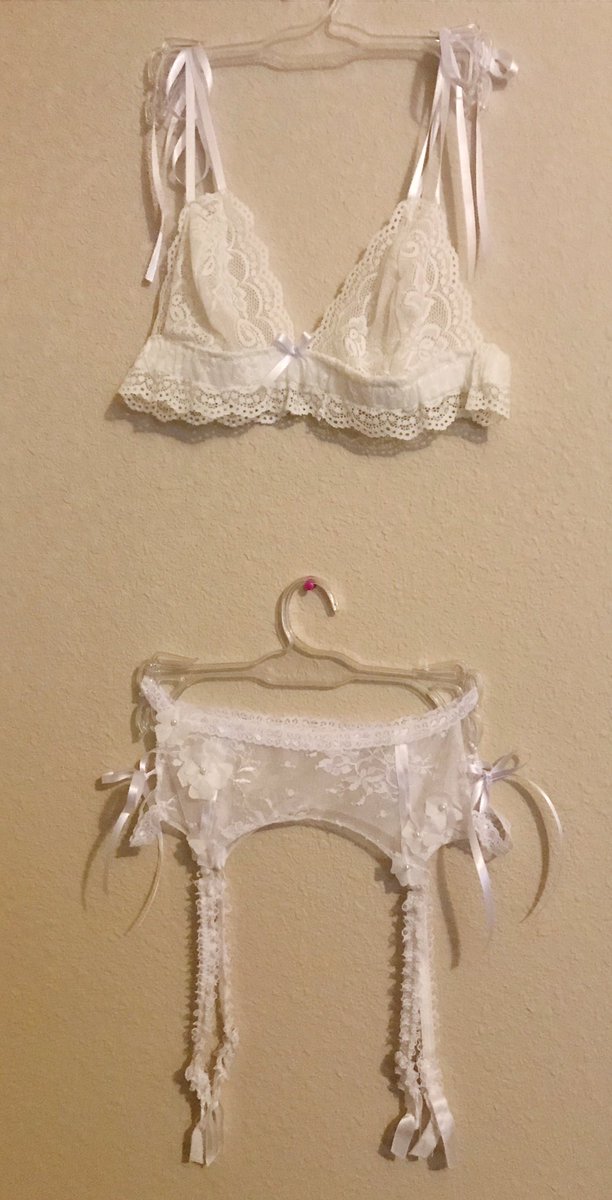 anarchyabigail's tweet photo. angel energy with this new garter belt design 👼🏼 she is lace and floral and goes perfectly with the ofelia bralette! the angelina is available online now for $30! i am so proud of my detailing w this one and can’t wait for u angels to enjoy her🕊rt to share my work :) https://t.co/5gjEePfnv9