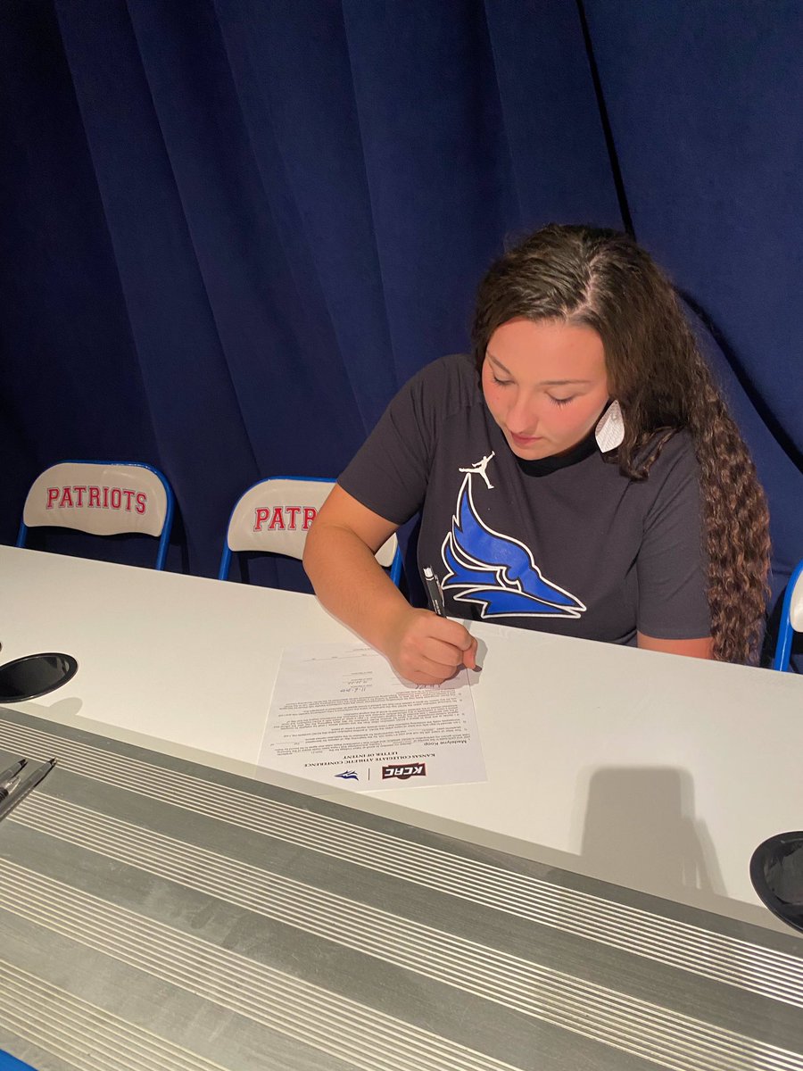 madelynekoop's tweet photo. I am a lady bluejay💙🧡So thankful for all the support from my parents, friends, and coaches that pushed me along my journey!! Thank you all so much it means so much to me to be able to do what I love most in college! @TaborBluJWBB @EvanMccorry @NxtLvl_Henry  @DavidMi45776283 https://t.co/qlg5GNdz7i