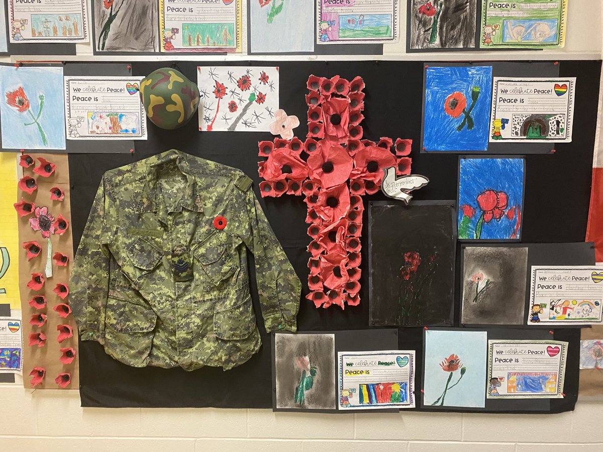 StMaryOCSB's tweet photo. Amazing Remembrance display by Grade 1 Mr. DaSilva”s class ❤️⁦@TDOttawa⁩ https://t.co/3fvVnlOtFJ
