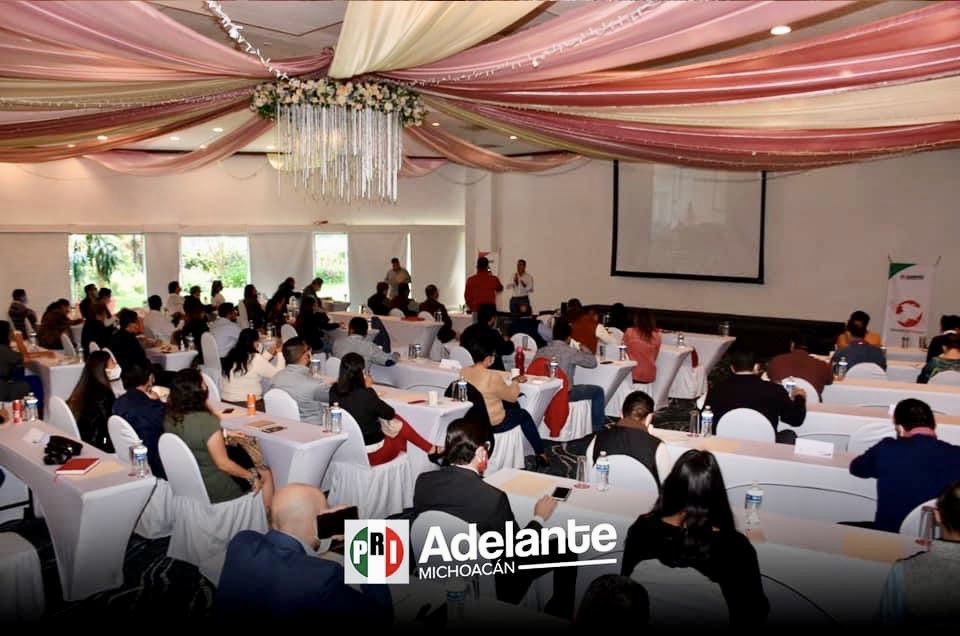 AldoArgueta's tweet photo. La mejor versión del partido se encuentra en su gente, capacitada y organizada para construir el proyecto por Michoacán.Hoy arrancamos con éxito el programa de capacitación “Conexión Michoacán”
⁦@alitomorenoc⁩ ⁦@lazarojimeneza⁩ ⁦@MarianoGlzA⁩ ⁦@GOrtizGlez⁩ https://t.co/F0lGvRLJ2r