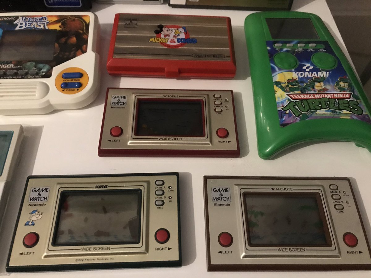 SandKill76's tweet photo. Parte de mi colección de maquinitas hay un poco de todo. #GameandWatch #Konami #Tiger #Casio #Entex #MicroGames https://t.co/qXQEaHXeRd