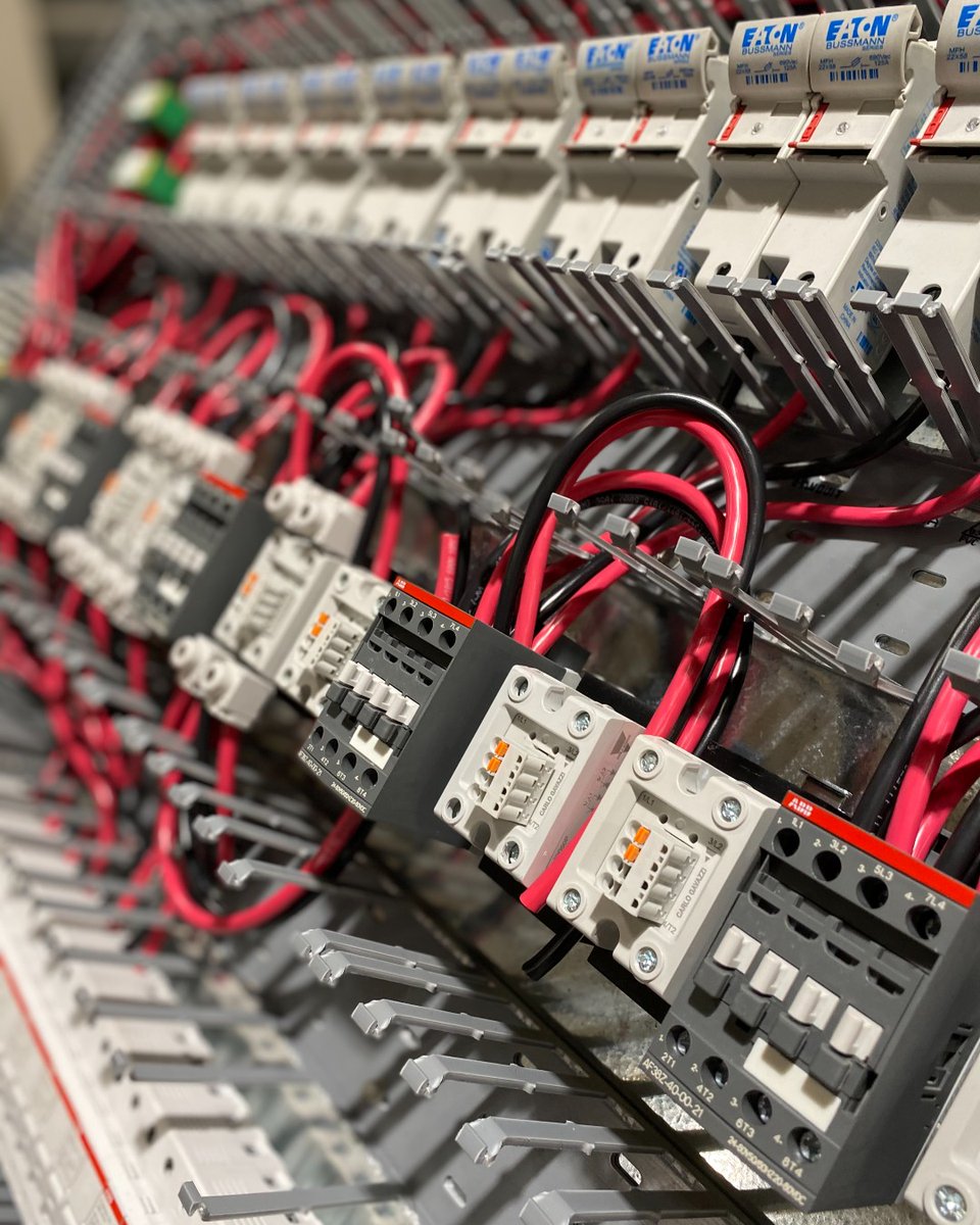 Why use a shovel? All this pretty tech can melt that snow away!

Snow Melt Panel

Design by: @RainwaterIndustrial

@serpentixautomation

#Serpentix #conveyors #madeinamerica #CustomFabrication #automation #perforex #abb #eaton #bussman #snowmelt
