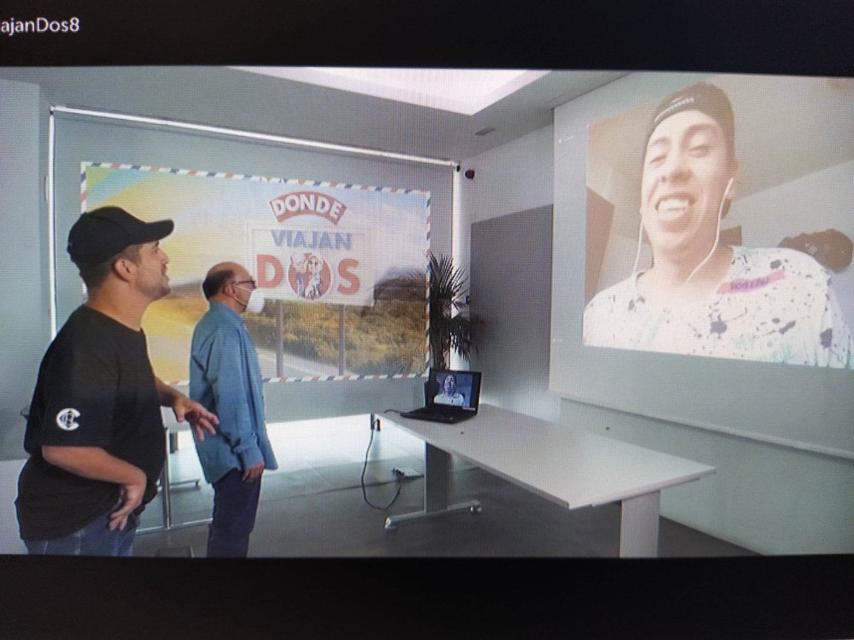 Qué bonito programa.👏🏼👏🏼👏🏼
No entiendo que algo tan bueno lo echen tan tarde....
Cuántos valores enseñan y qué divertido ha sido!😊
#DondeViajanDos8