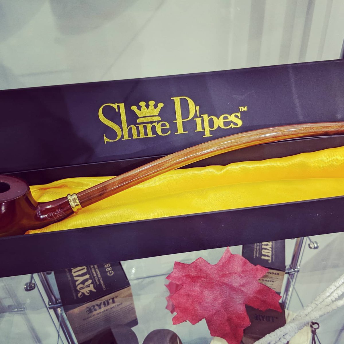 goodrootscanna1's tweet photo. The very best of Cannabis Accessories (which make great gifts!) Are available at Good Roots, including these brand new Shire Pipes! #sherwoodpark #cannabis #timetogiftshop #longbottomleaf https://t.co/dnVRBhBcB5