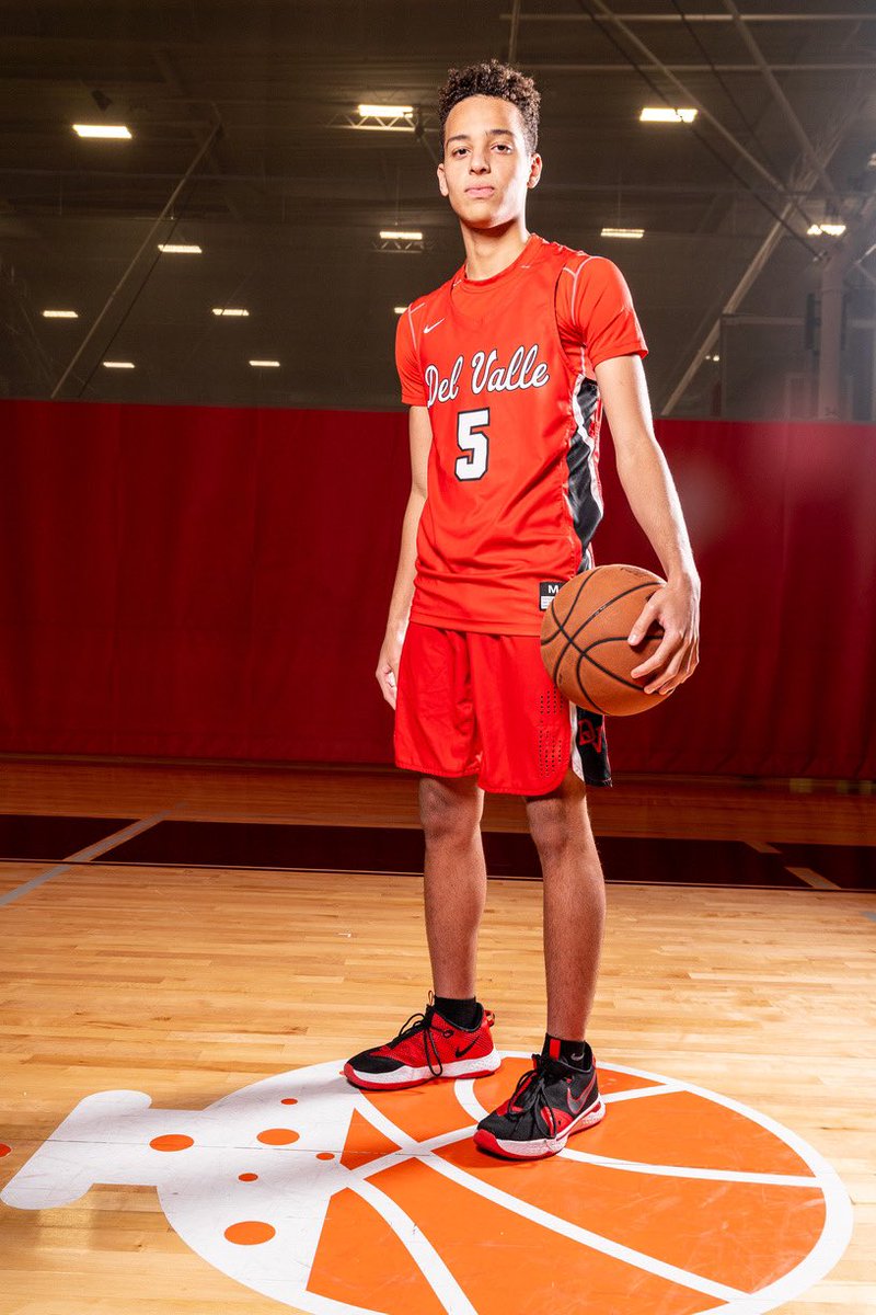 cindashaye's tweet photo. Hoop time!  Mask up ATX - give the Class of 2021 a chance at a normal remainder of school year and basketball season @D_onovann @DelValleHoops #Vann #TexasHighSchoolBasketball #VYPE #DVHS #DVUKNOW #Five #MrIntangible https://t.co/yNTgoAwQOW