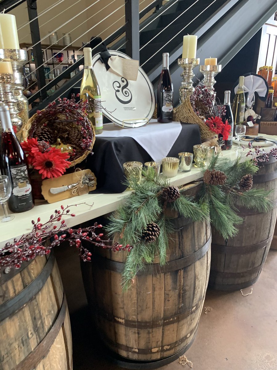 The_Hamilton_FL's tweet photo. Kissimmee Chamber of Commerce Event at Island Grove Wine Company! It’s lways a pleasure to network with other business 😁
#thehamiltonatlakeside #chamberofcommerce #brandnewapartments #islandgrovewinery #networkevents #kissimmeefl #formosagarden https://t.co/coQJxXJeyf