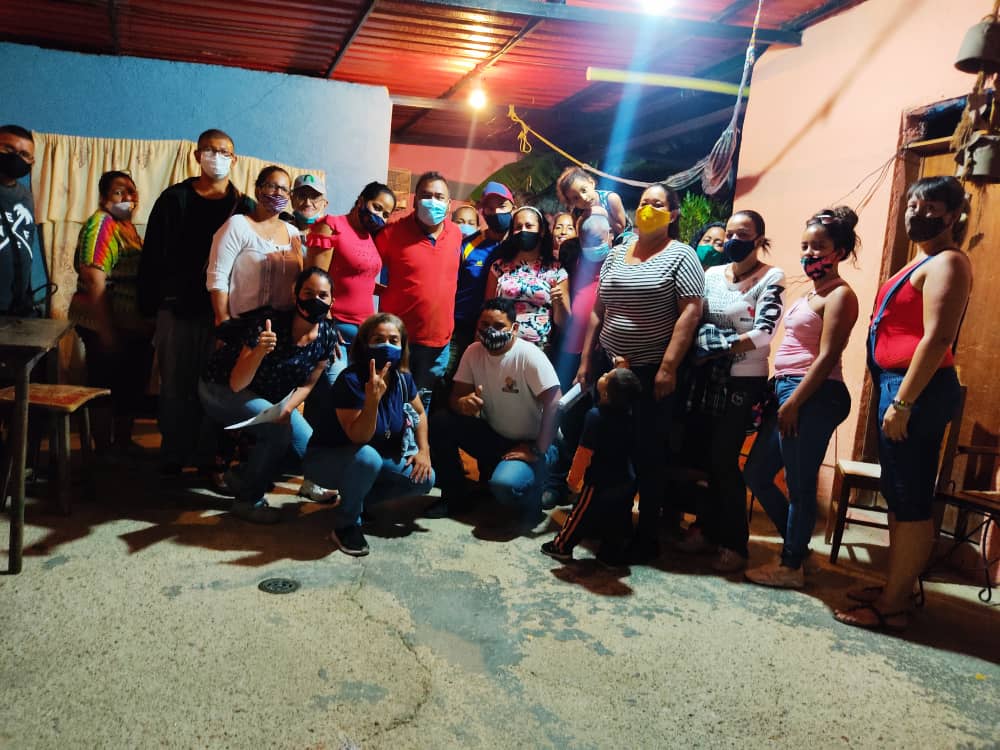 OrtilezAlexis's tweet photo. Sostuvimos un encuentro con los líderes y líderezas de la Comunidad Arturo Michelena y Alianza Bolivariana de nuestro Mp. #Naguanagua.

Afinando motores para esta contienda Electoral

#VenVamosJuntos al Rescate de la Asamblea Nacional. https://t.co/e7yFtBFoT6