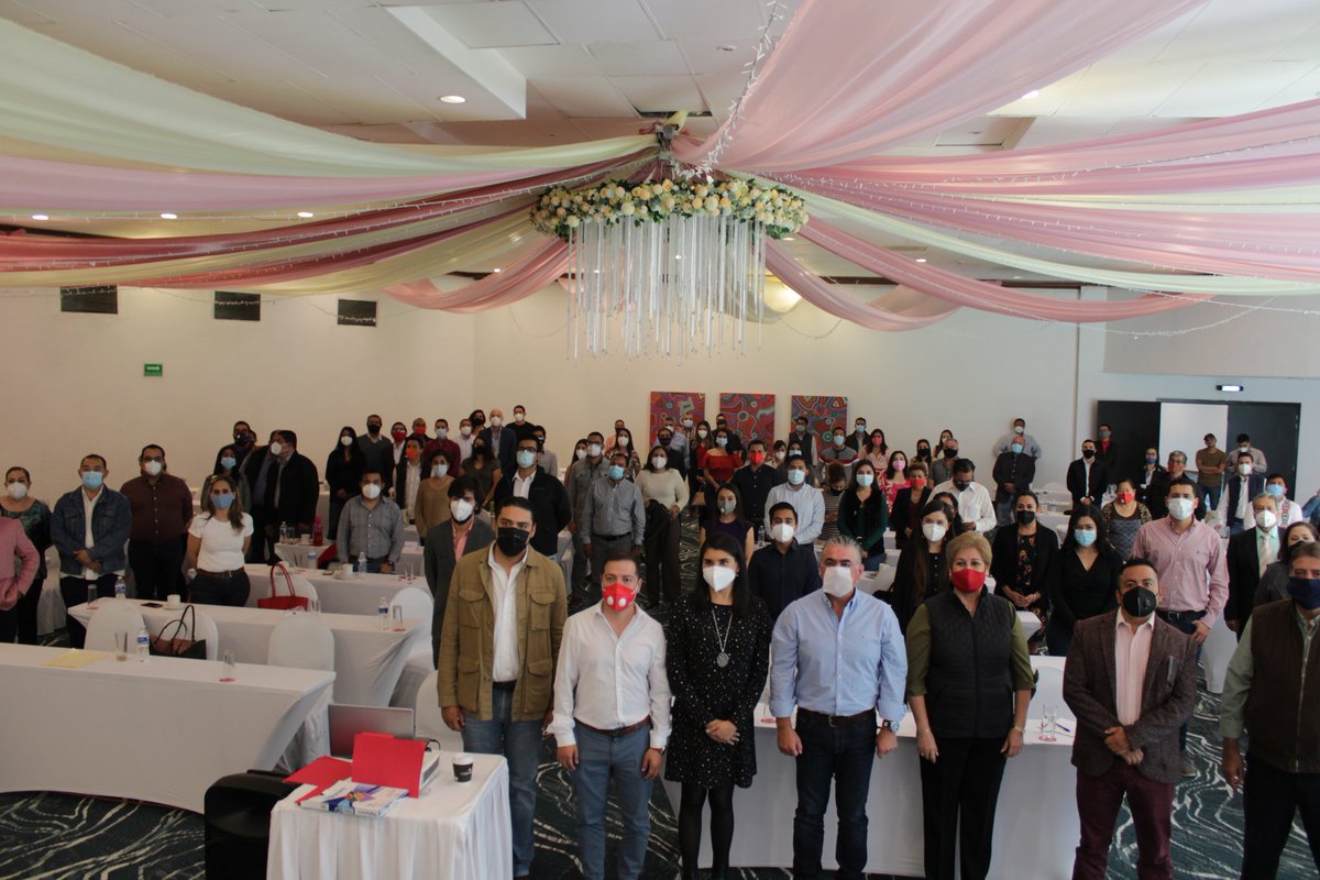 OmarCol99342631's tweet photo. Con gran éxito se inauguro el programa más ambicioso del PRI Michoacán donde se busca capacitar a toda la estructura del estado.
#ConexiónIRHMichoacán

@alitomorenoc 
@lazarojimeneza 
@HContrerasZ 
@JHP_MICH
@AldoArgueta https://t.co/7gwyvoAssR