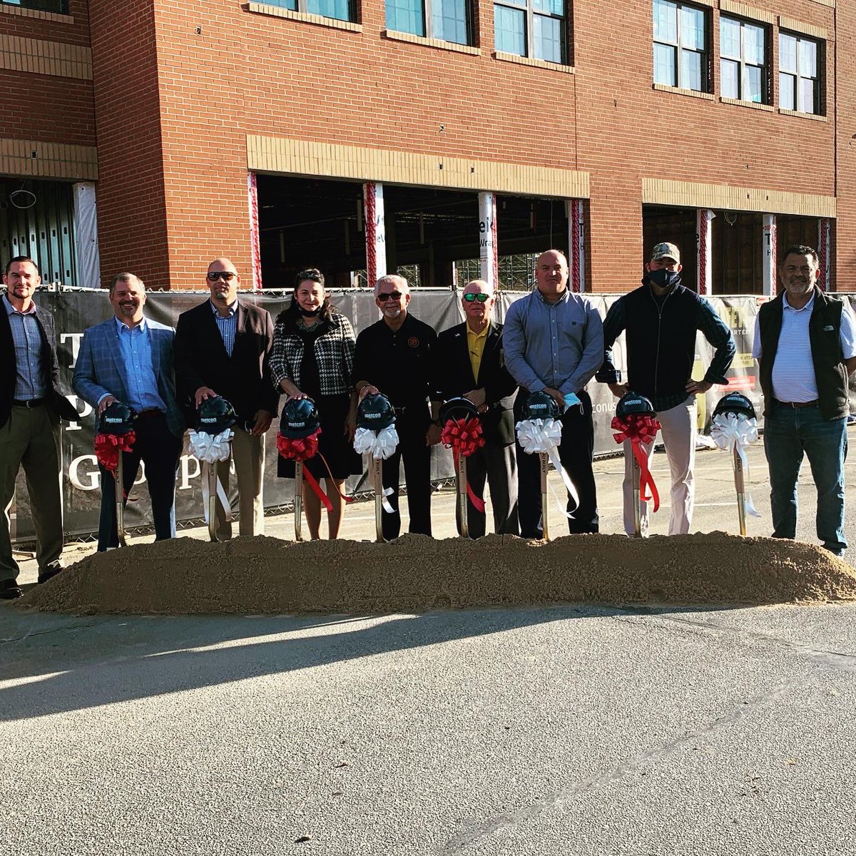 MetconConstruct's tweet photo. Celebrating BIG in Downtown Pembroke as we break ground on the first phase of Union Chapel Streetscape Improvements. #groundbreaking #pembrokenc
#metconprojects 
#townofpembroke @llandj2003 #riversandassociates https://t.co/Nf0JBoUCSp