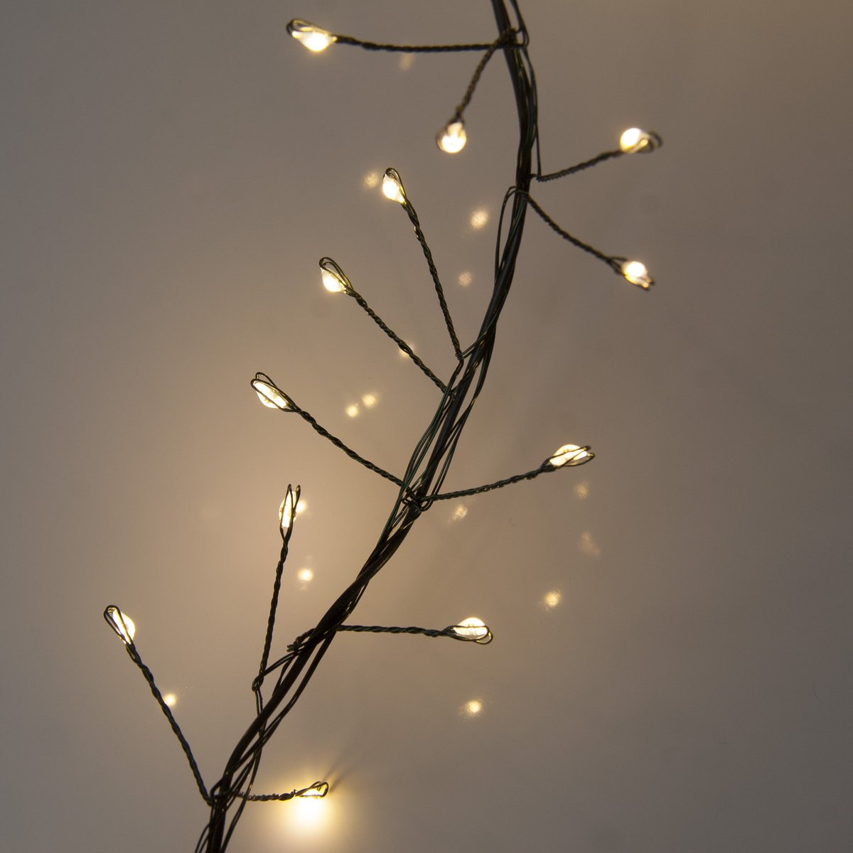 Extra 10% off Cluster Lights this weekend with code CLUSTER10 at qbis.uk. This is on top of current discounts! bit.ly/353EQtt