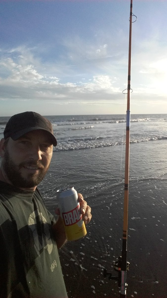 mangano_pato's tweet photo. Desp d una dura semana d trabajo un poco de pesca y relax! #monte2020 #notodoestrabajo https://t.co/Yph0AVaPb8