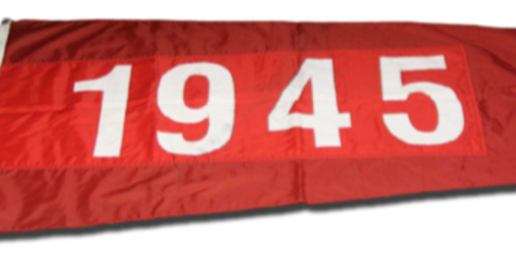 CubsAuthentics's tweet photo. The @Cubs have won the NL Pennant 17 times in their history. Each pennant-winning team has a rooftop flag that flies over Wrigley Field every season.
#FlagsofWrigleyFieldAuction #WrigleyFieldCollection #CubsCharities https://t.co/zjm0xDS4OT