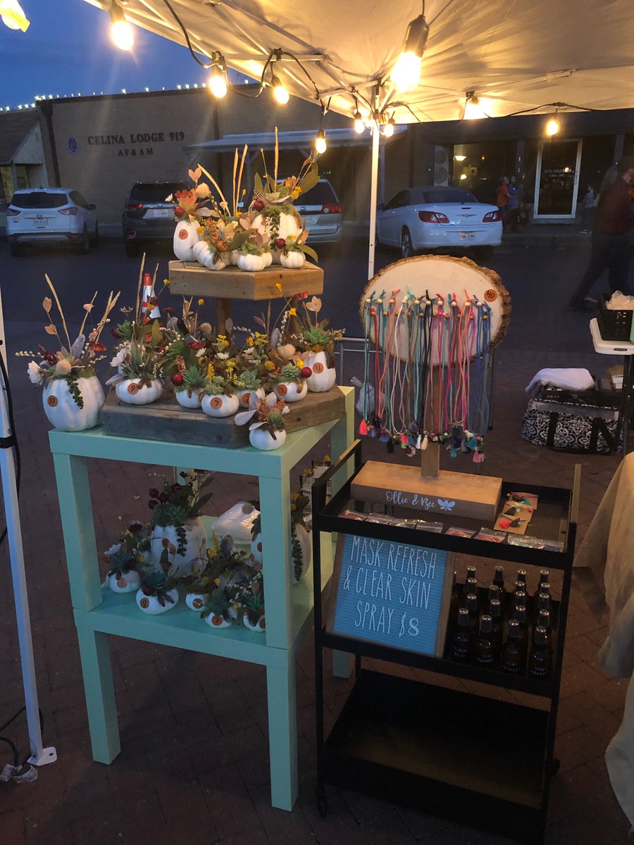 MrsWrightDraws's tweet photo. Made some more stuff. Here to sell it. @artwithmschurch and I will be on the Celina square til 9! Friday 11-6 https://t.co/0fGsTAy4cb