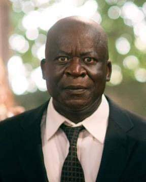 Chroniques225's tweet photo. 🔴 Ce monsieur, c'est Pascal NZONZI, acteur et metteur en scène congolais 

Surnommé le ministre ''des chiottes'' par le président Bobo dans CROCODILES DU BOTSWANGA, il est celui qui a prêté sa voix au grand-père de KIRIKOU et de MR SISSOKO dans AYA DE YOPOUGON https://t.co/mACZudkGbq