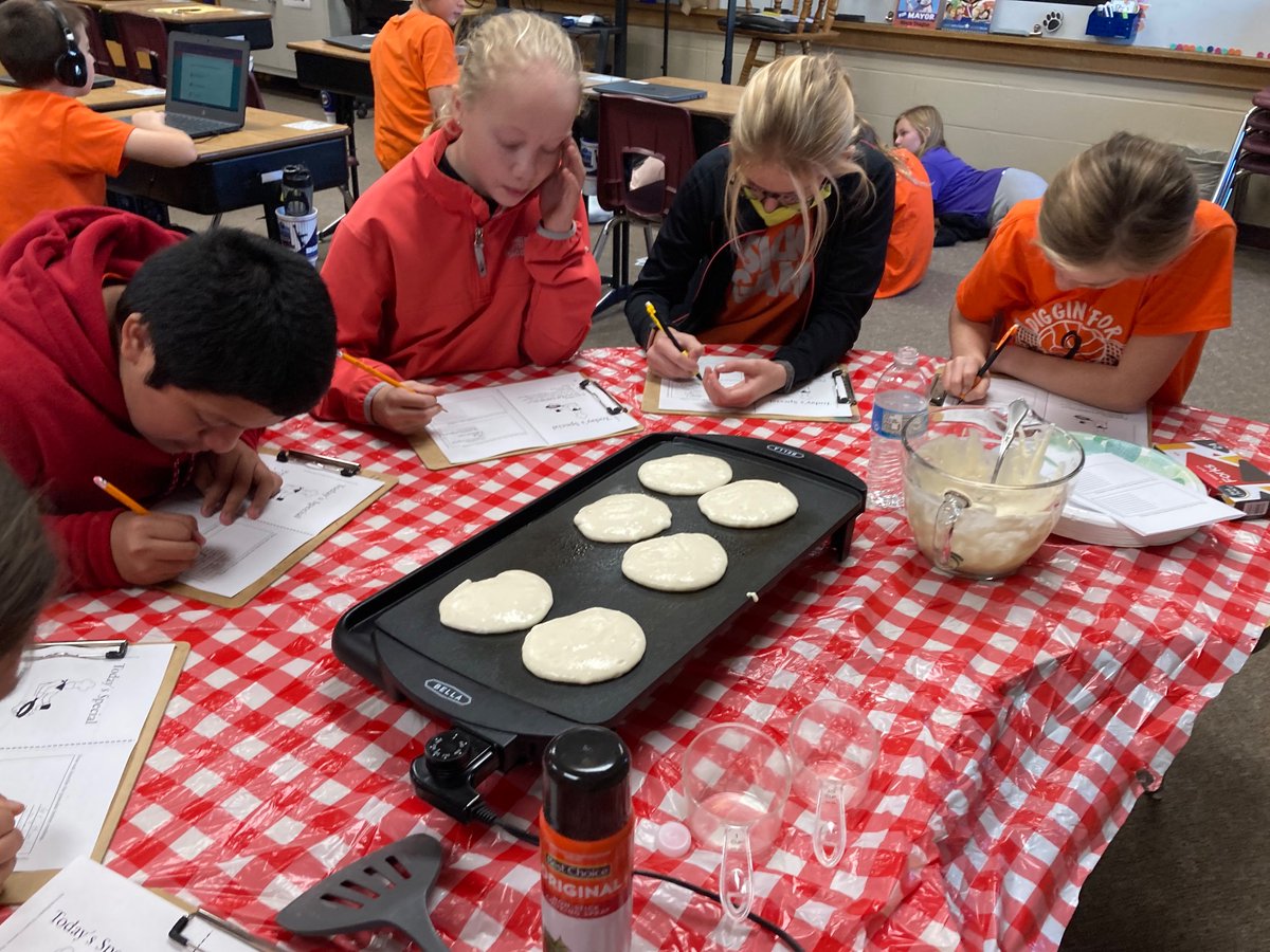 LIW_5thGrade's tweet photo. Chemical Café Success! 👩🏼‍🍳🥞These fifth graders enjoyed learning about chemical changes by observing what happens when pancakes are made! https://t.co/CNh63V0dOa