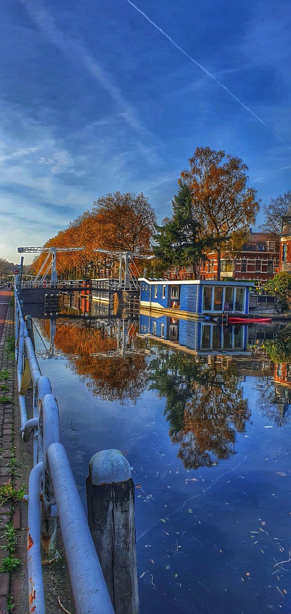 jolanda_out's tweet photo. #utrecht #herfst ❤ https://t.co/w6LaB9JrJz