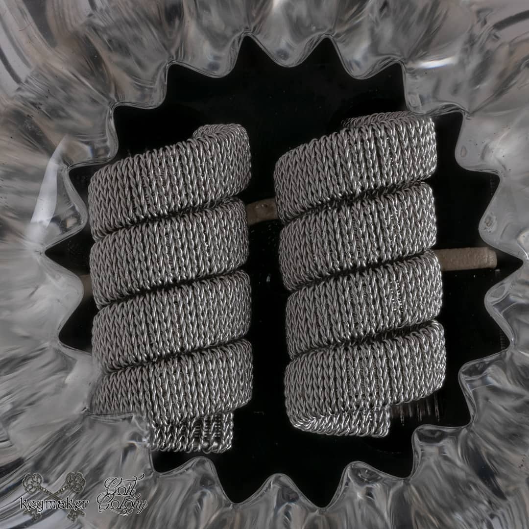 jenniferAlvarw's tweet photo. #crowncap 

#coilporn #coilbuilder #coilbuild #coilsmith #coilarchitects #cleancoils #mpe65mm #eliquid #notblowingsmoke #coilclass #vapingsavedmylife #vapenation #vapedaily #vapeon  #vapehooligans #vapers #vapergram #vapestagram #vapelove #vapeporn #vapelife #vaperscommunity https://t.co/Rnh28u0hSx