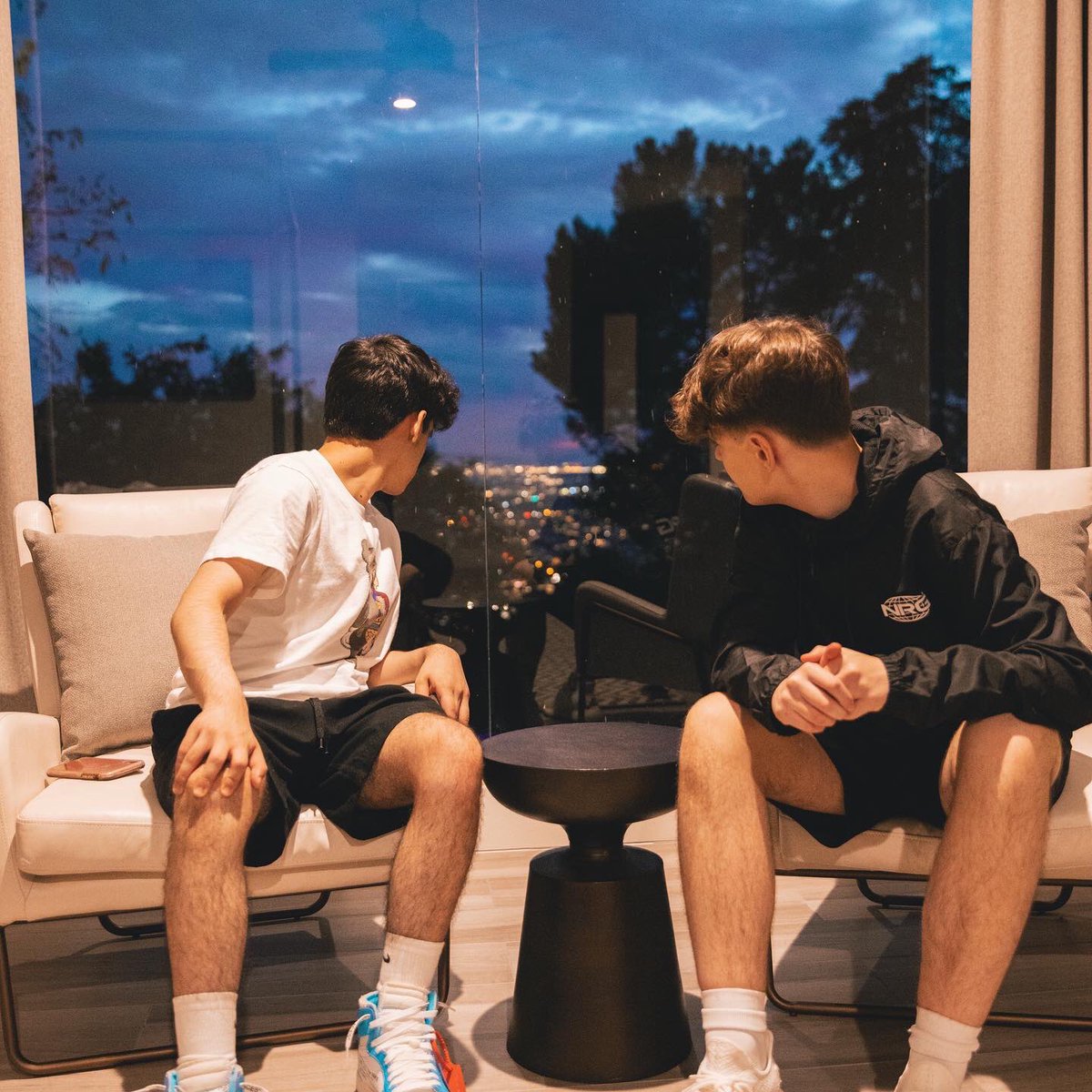 Clix's tweet image. 🌝🌚