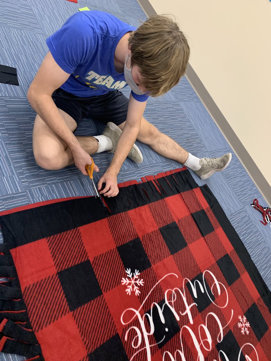 This week, we made over 30 tie blankets to donate to The Miracle of Mom's Memory (MoMM) Foundation for their Holiday Blessings initiative. We are collecting tie blankets until November 20th! <a href="/Todd_spinner/">OlentangyBerlinBears</a>