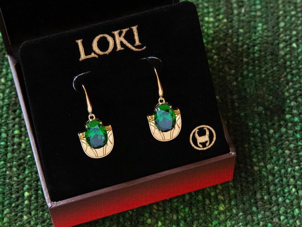 fashion_fandom's tweet photo. Show your love for everyone's favorite God of Mischief with the new #Marvel Loki x #RockLoveJewelry collection. I want it ALL! 💚 https://t.co/oEW7kpNfsr #marvelfashion #superherostyle #geekchic
Photo: @RockLoveJewelry https://t.co/tuzEGzFuZx